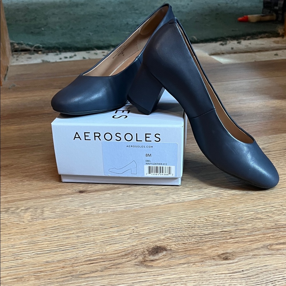 AEROSOLES Women's Navy Heels